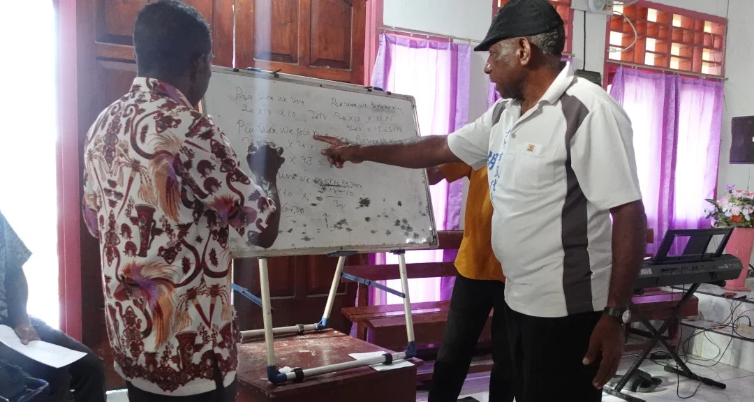 Seminar Kata Kunci Bahasa Ansus dan Waropen